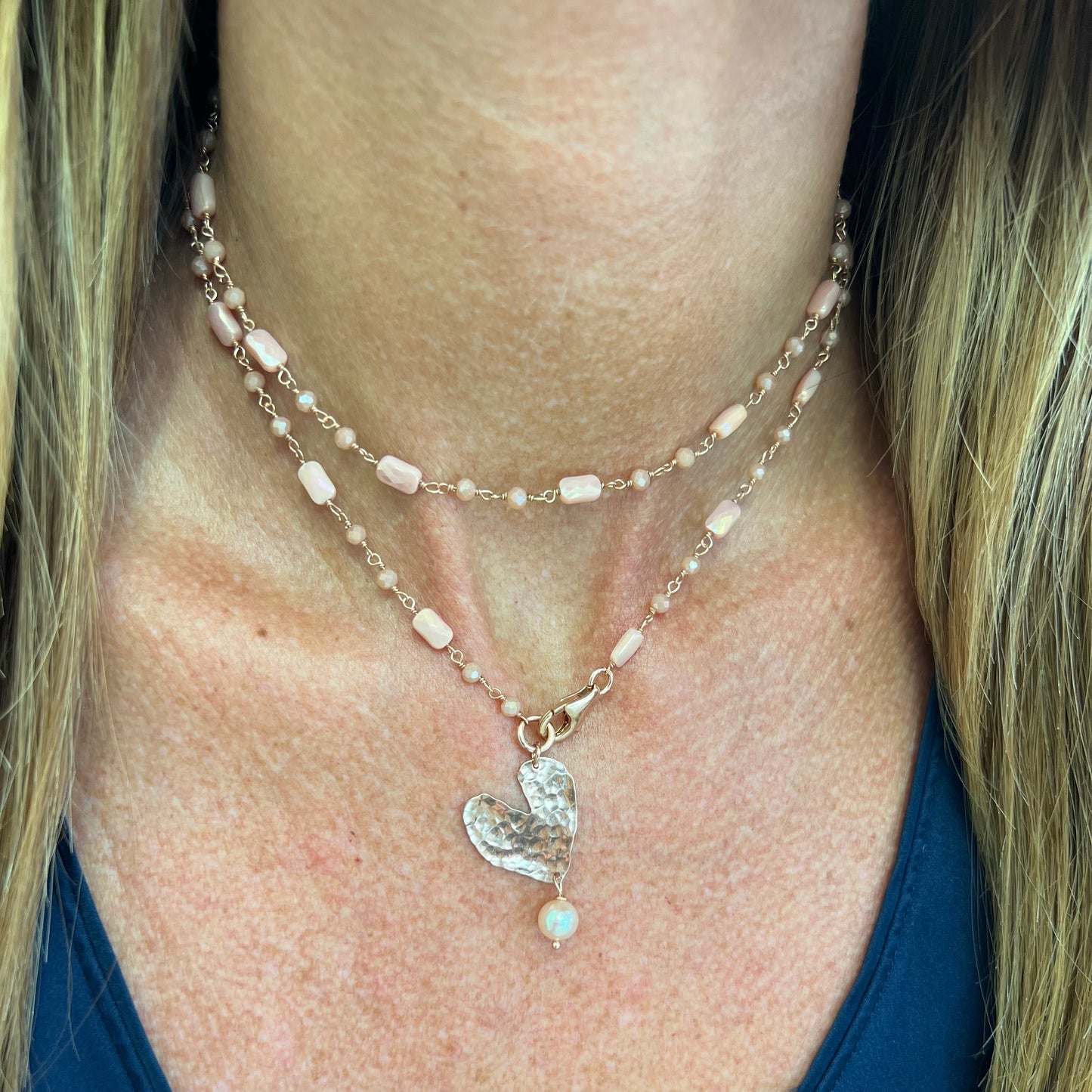 Collana lunga trasformabile cm 75 argento rosé cristalli multiforme soggetto battuto e perla naturale pendente - Lumiere Bijoux