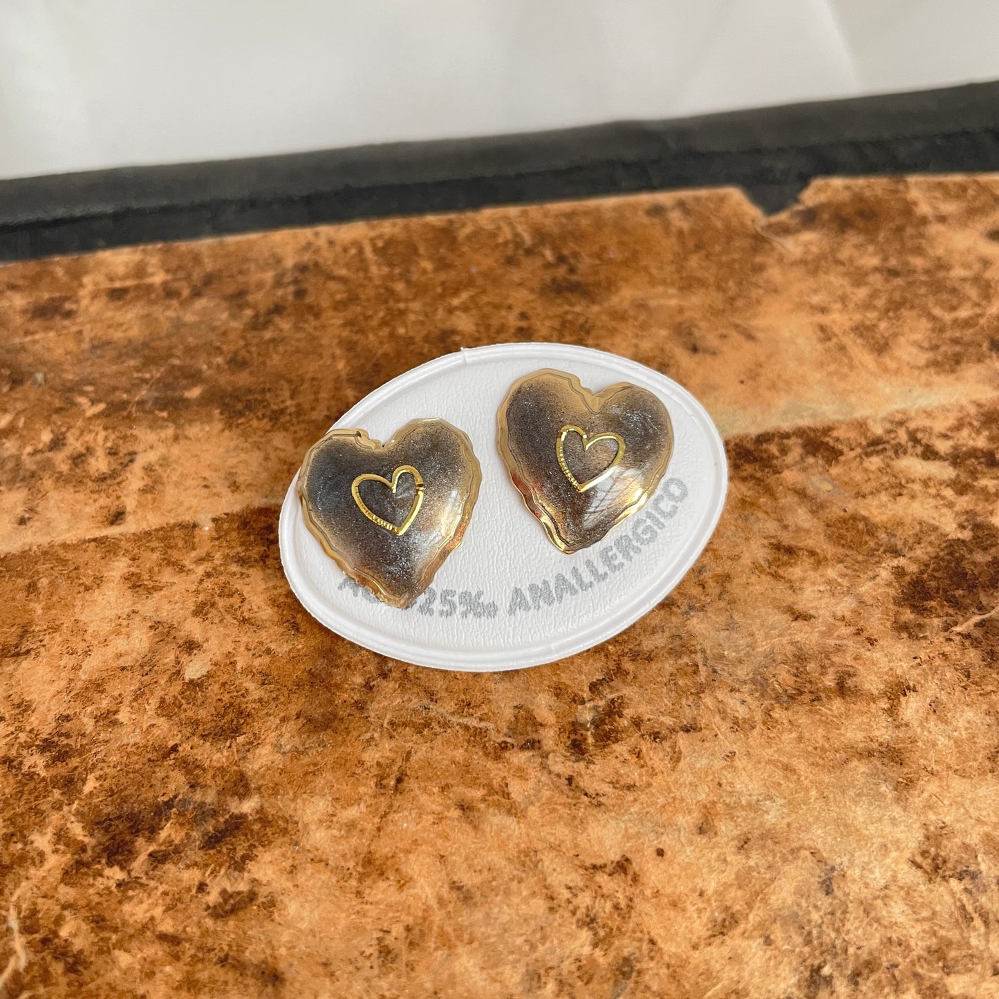 Coppia orecchini lobo Devoti a forma di cuore da 1,8 cm laccati con cuore base oro giallo - pezzi unici - Lumiere Bijoux