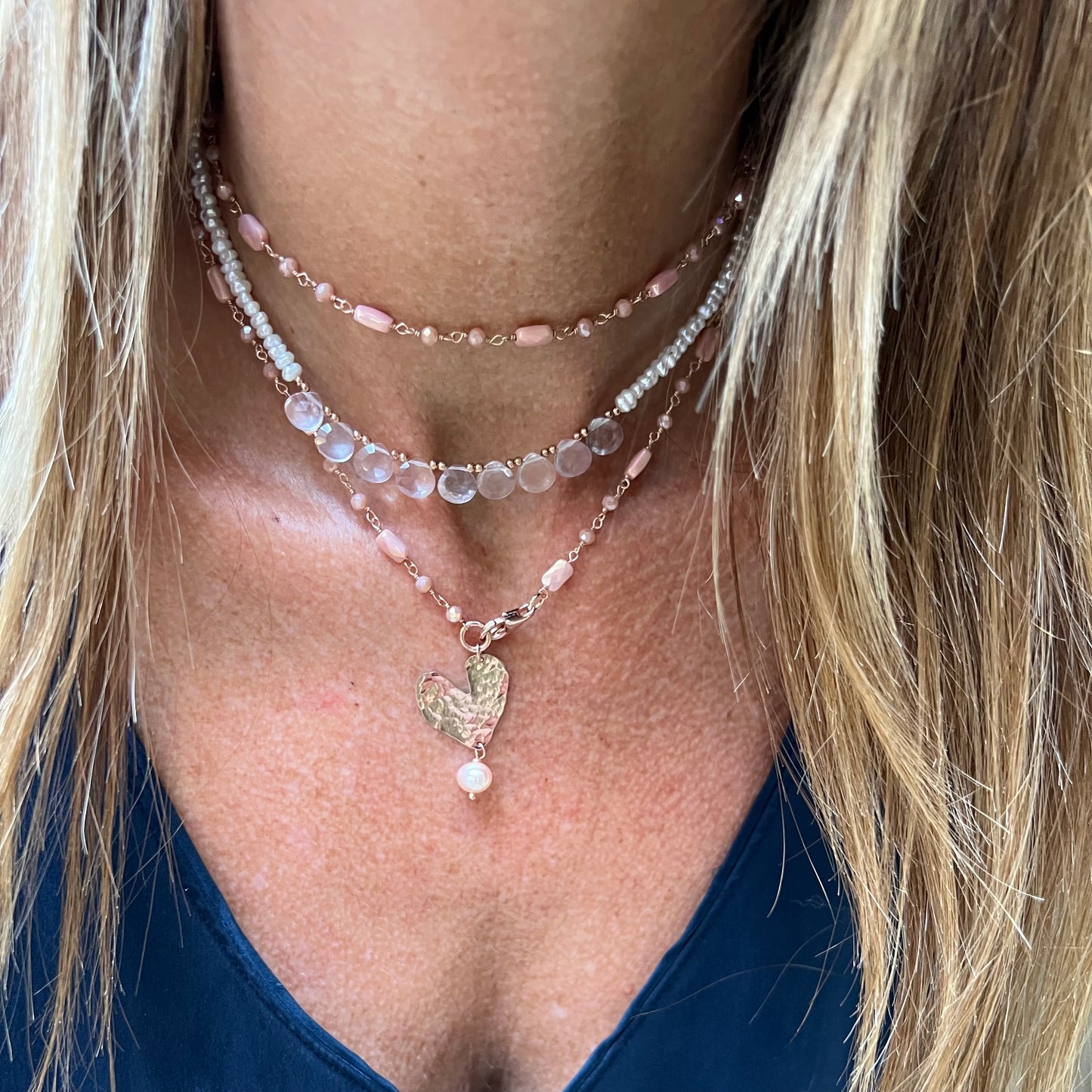 Collana lunga trasformabile cm 75 argento rosé cristalli multiforme soggetto battuto e perla naturale pendente - Lumiere Bijoux