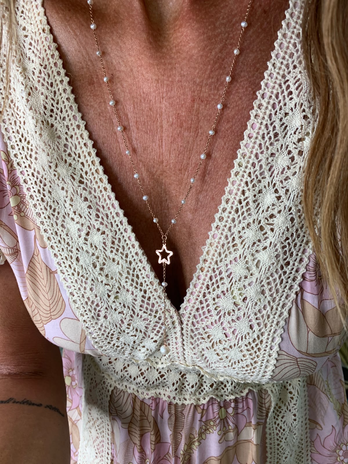 Collana a rosario lunga cm 60 rado perle bianche con cuore Capri, Cuore sweet e stella vuota battuti - Lumiere Bijoux