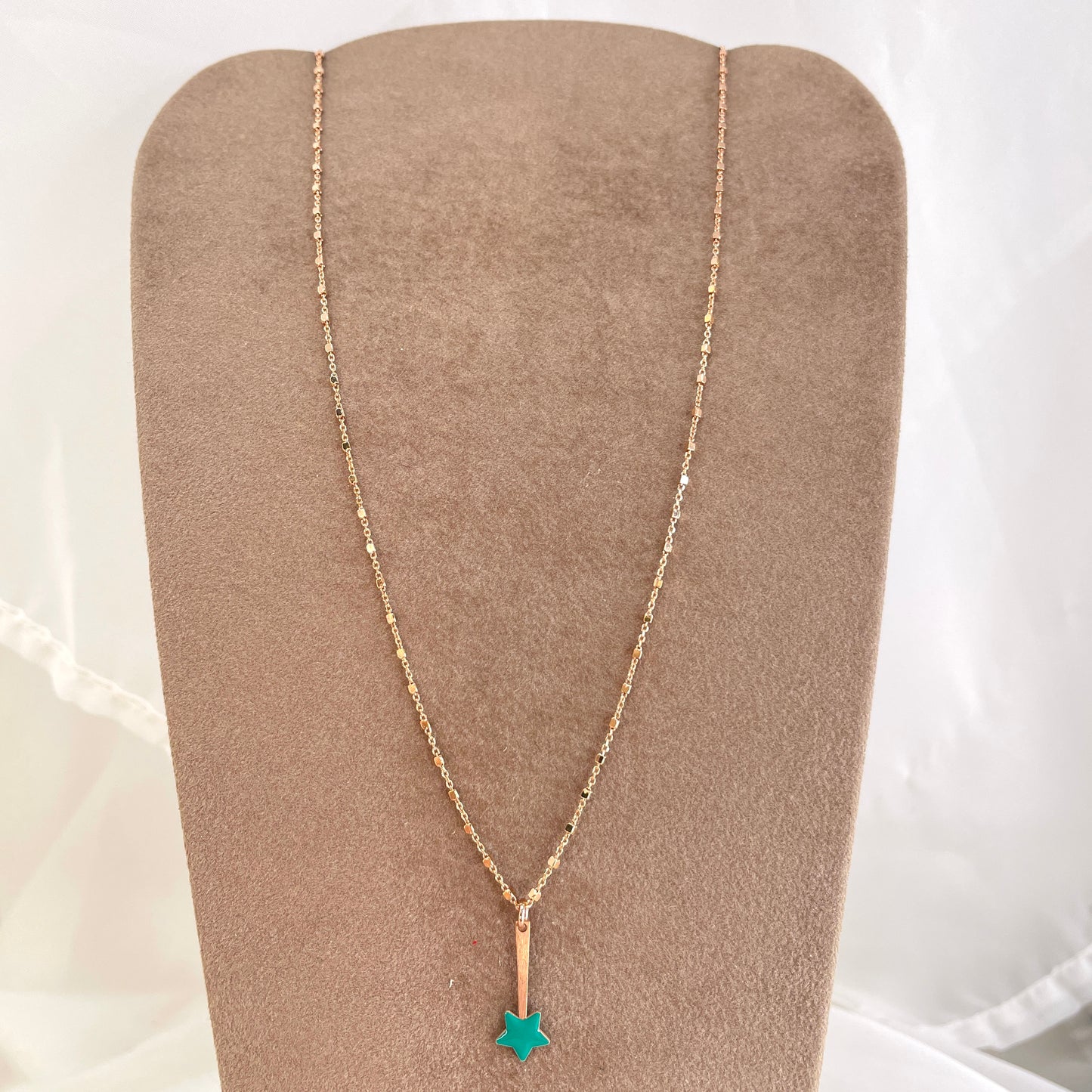 Collana catena dadini con bacchetta magica smaltata rovesciata cm 50 - Lumiere Bijoux