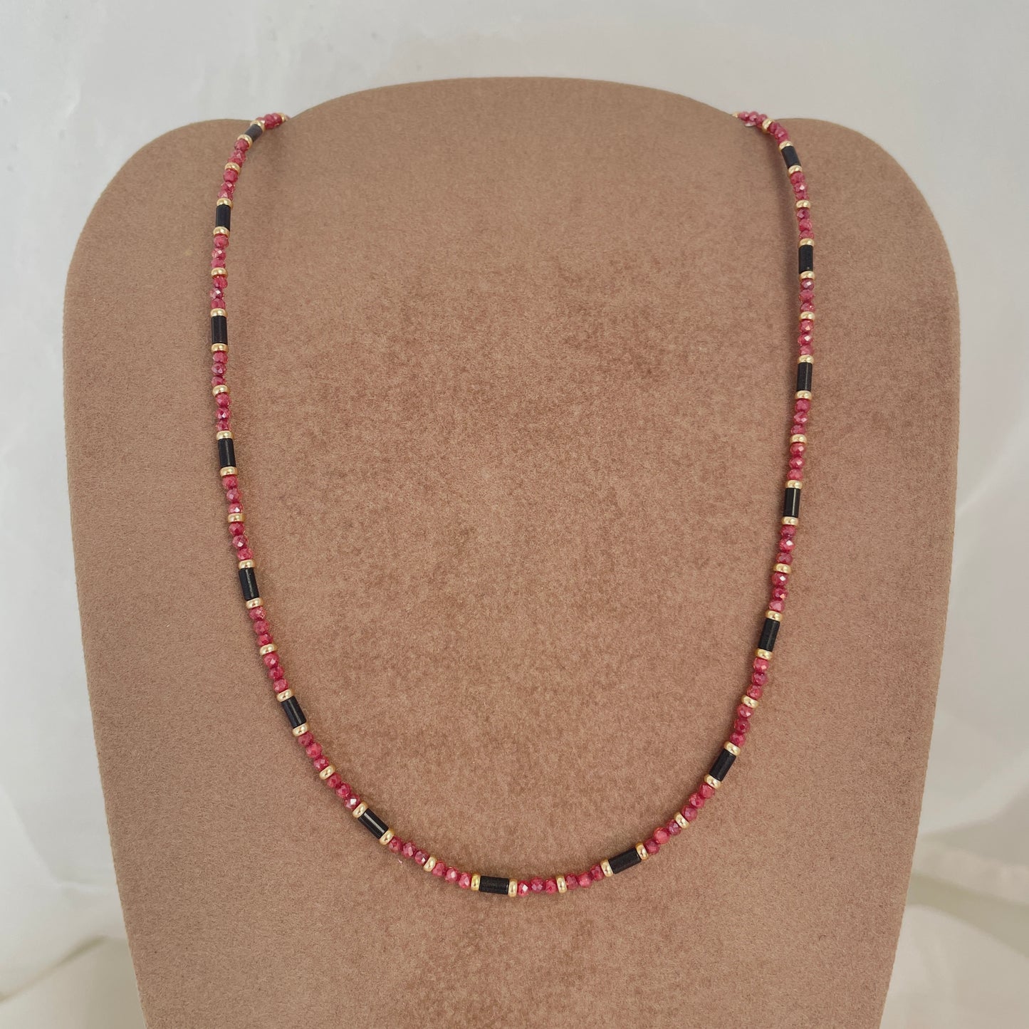 Collana cristalli tubetti e pepite ottone dorato 39cm - Lumiere Bijoux