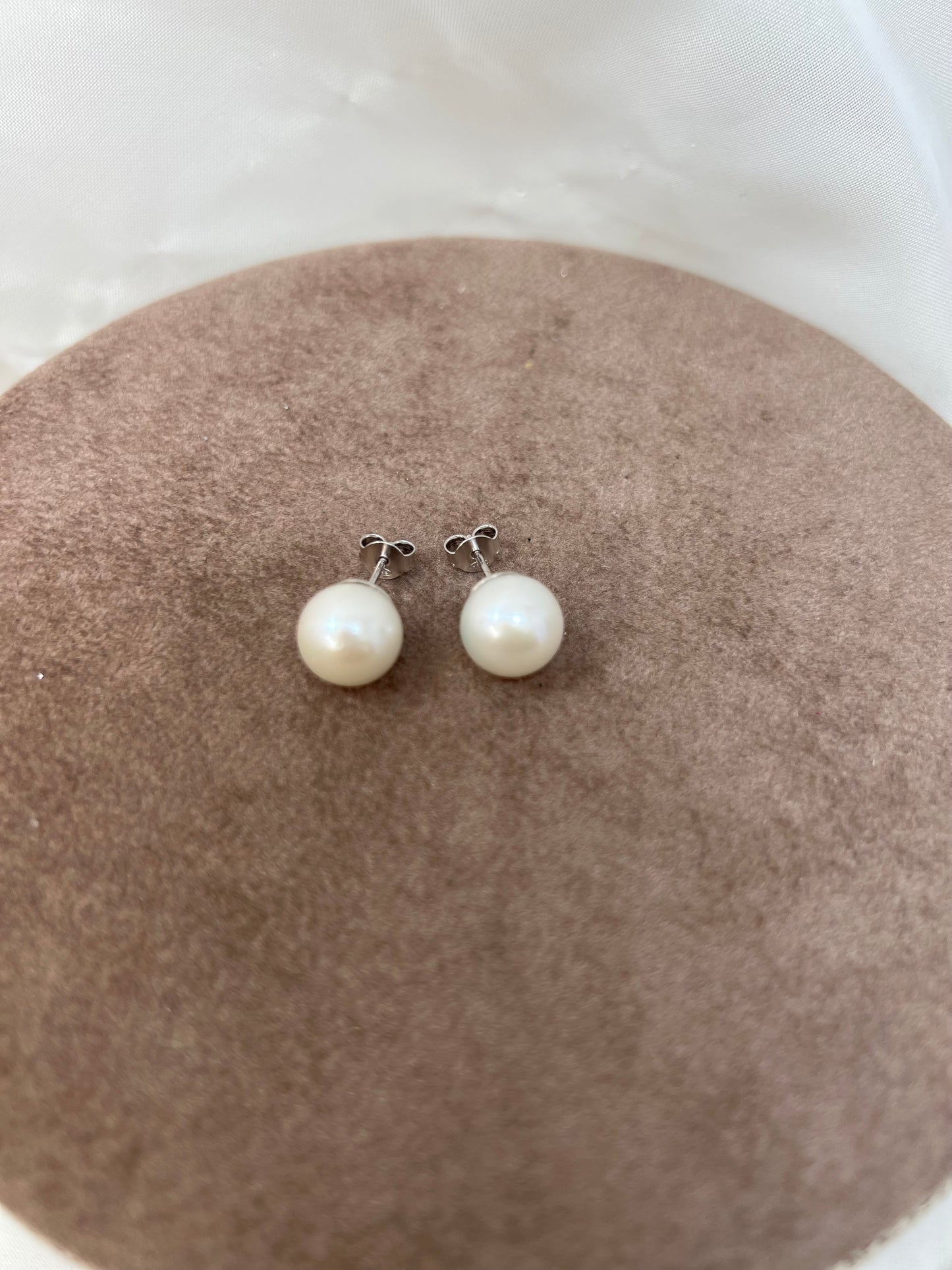 Orecchini lobo perla da 1.5 cm - Lumiere Bijoux