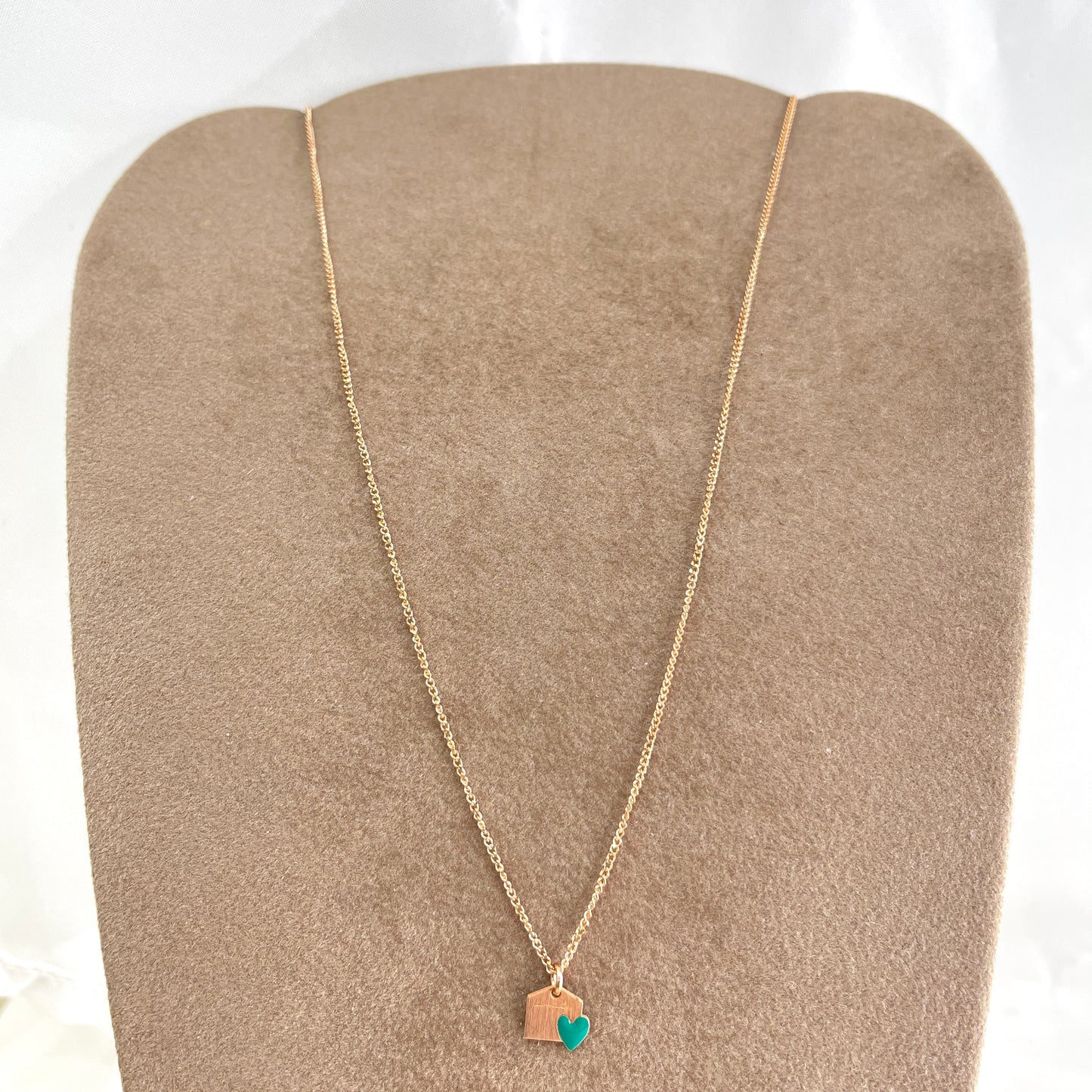 Collana choker grumette casetta family da 0,8 mm cuore smaltato cm 35 - Lumiere Bijoux