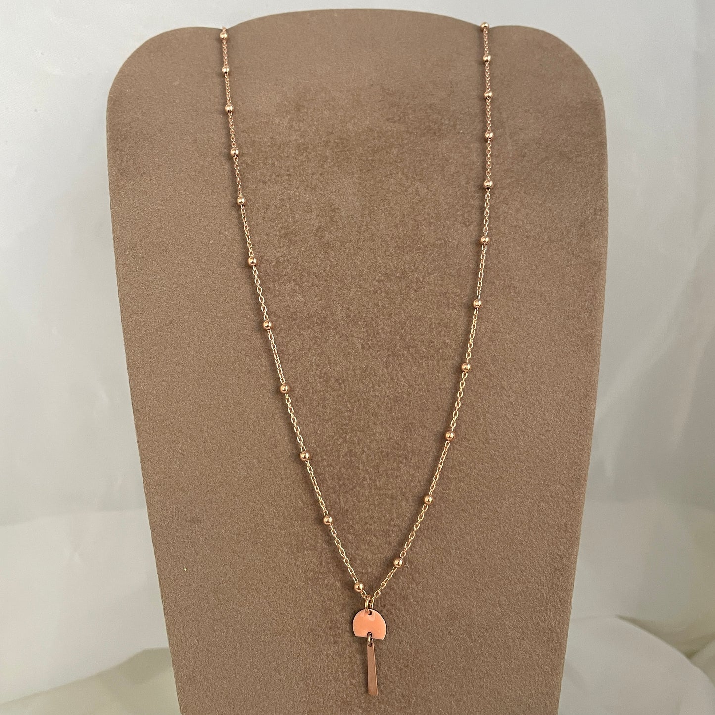 Collana catena rosario cm 45 con ventaglio smaltato - Lumiere Bijoux