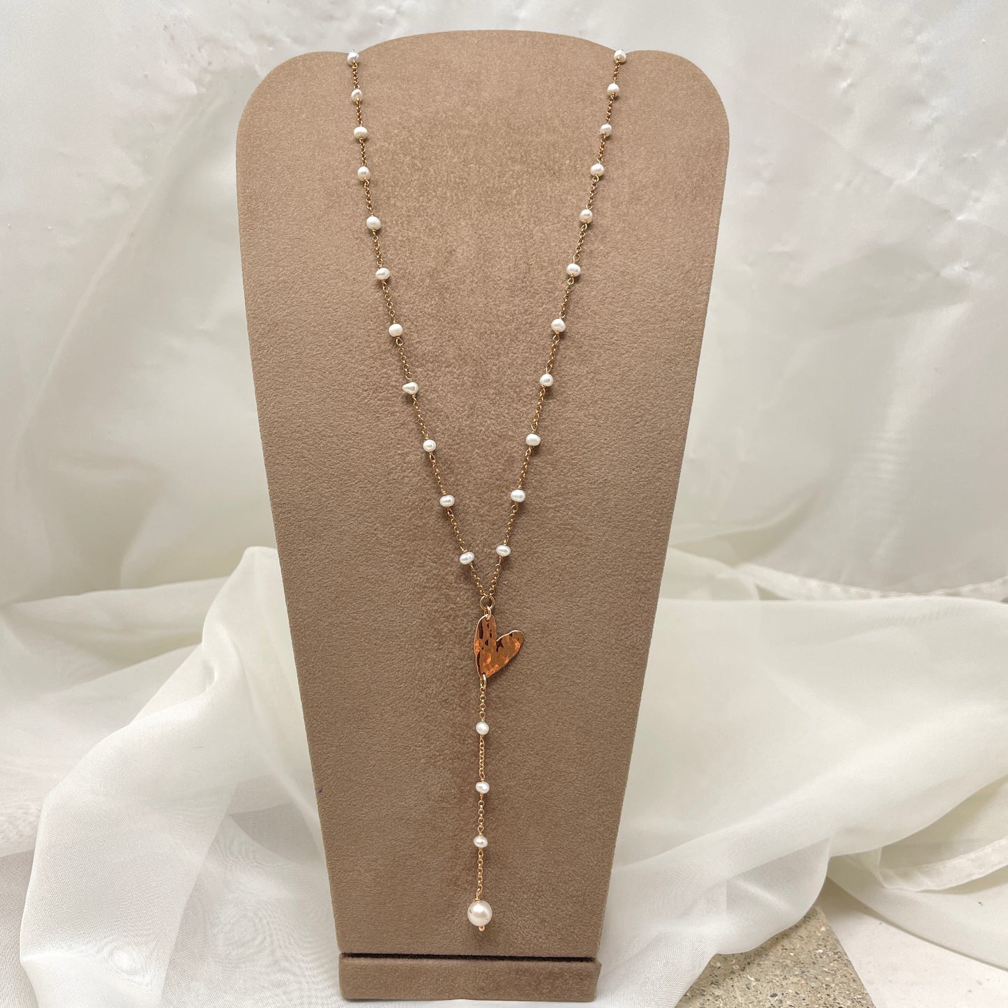 Collana a rosario lunga cm 60 rado perle bianche con cuore Capri, Cuore sweet e stella vuota battuti - Lumiere Bijoux