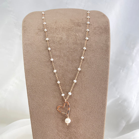 Collana rado perle bianche cm 50 con soggetto battuto cuore corazon o stella vuota o cuore allungato e perla tonda bianca pendente - Lumiere Bijoux