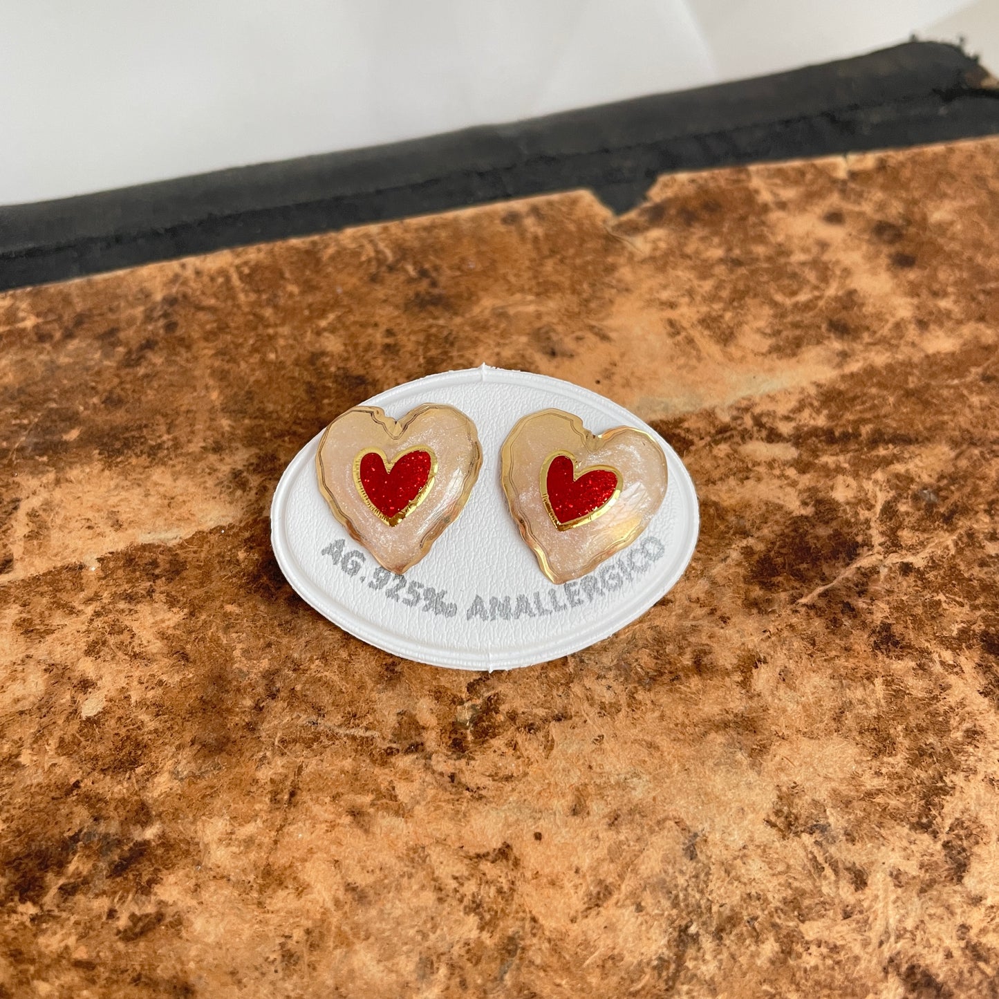 Coppia orecchini lobo Devoti a forma di cuore da 1,8 cm laccati con cuore base oro giallo - pezzi unici - Lumiere Bijoux