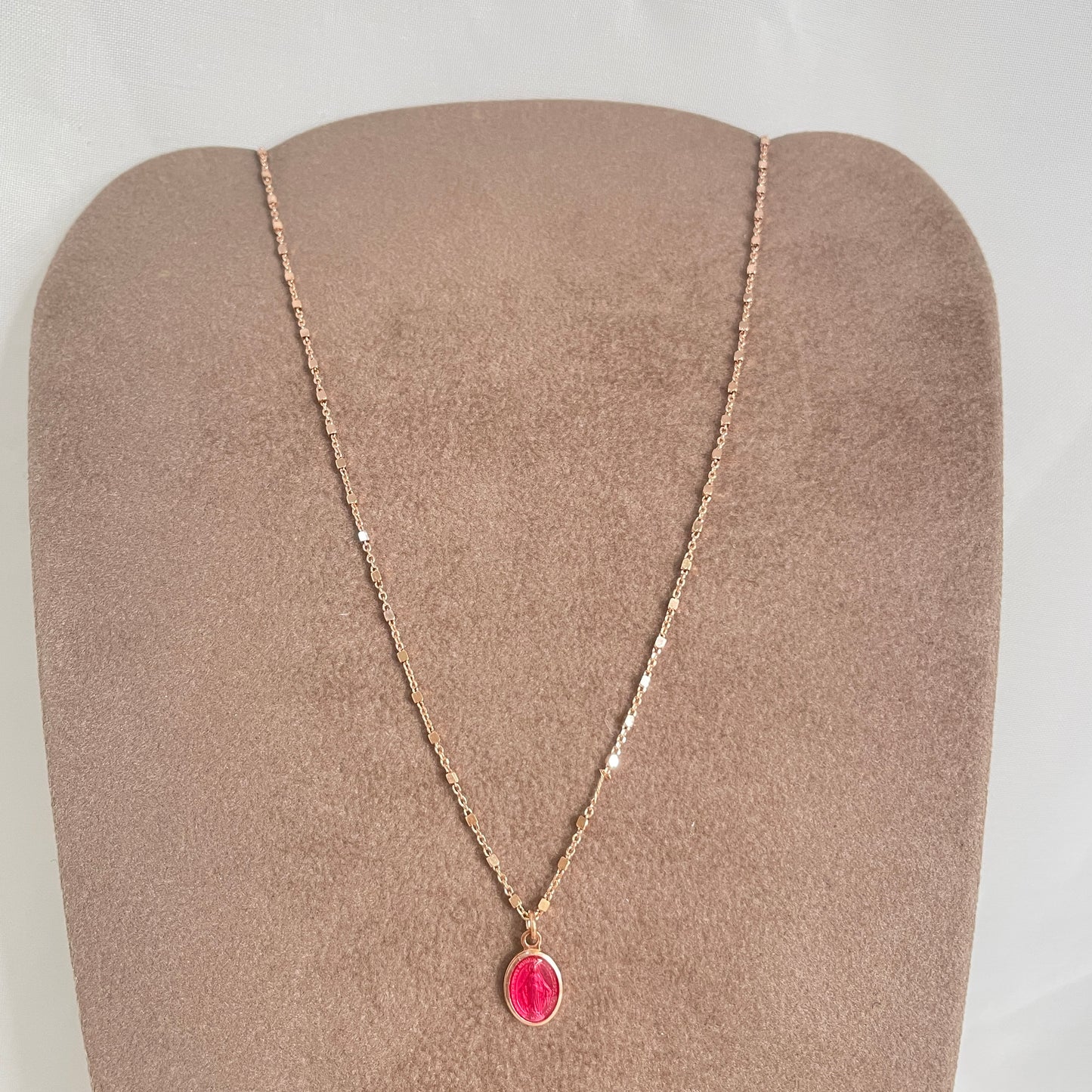 Collana catena dadini cm 35 con madonnina da 1 cm smaltata - pezzi unici - Lumiere Bijoux