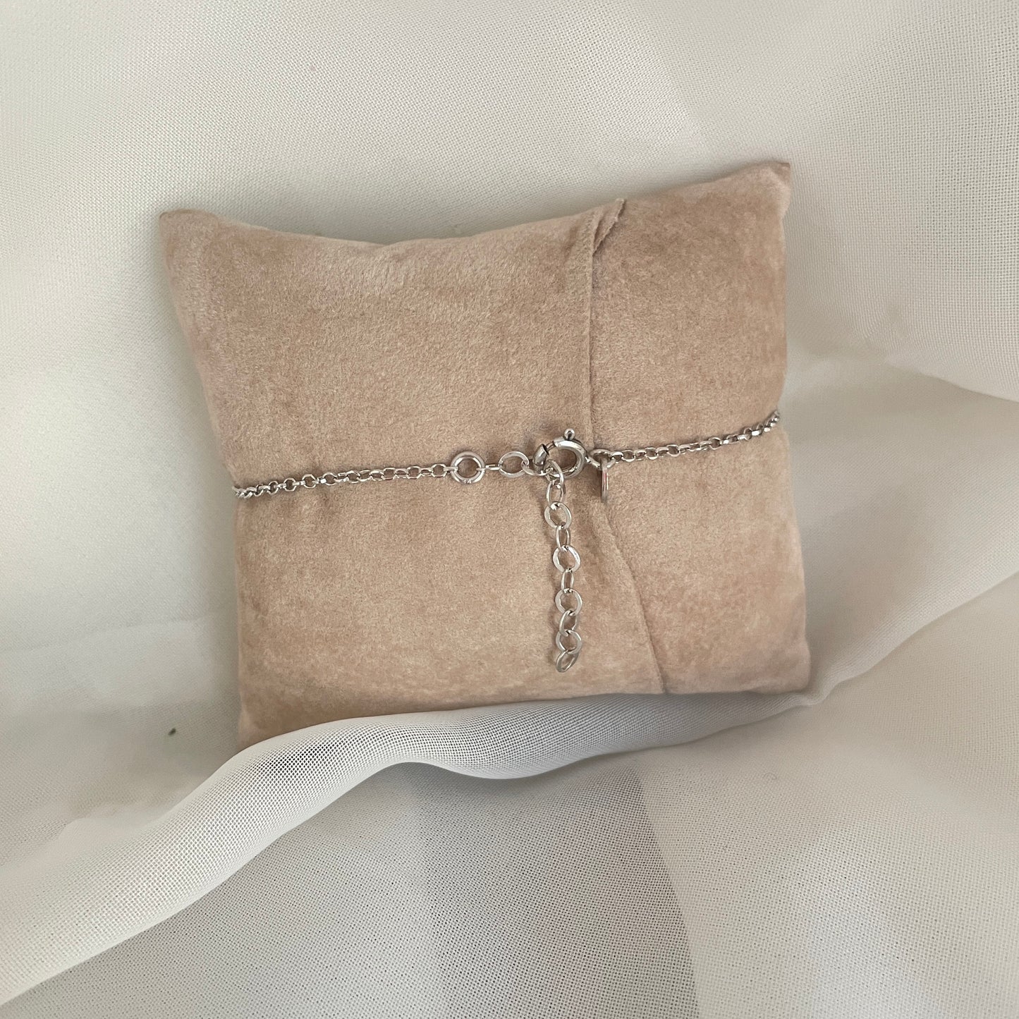 Bracciale catena rolló cuore e iniziale di zirconi G cm 17 in argento bianco - pezzo unico