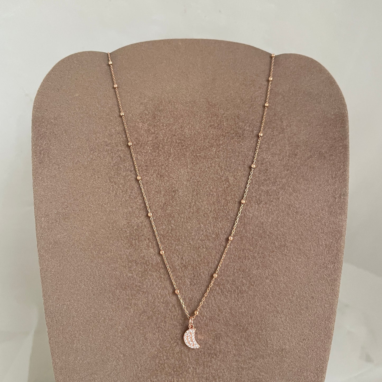 Collana micro rosario cm 35 con luna di zirconi bianchi