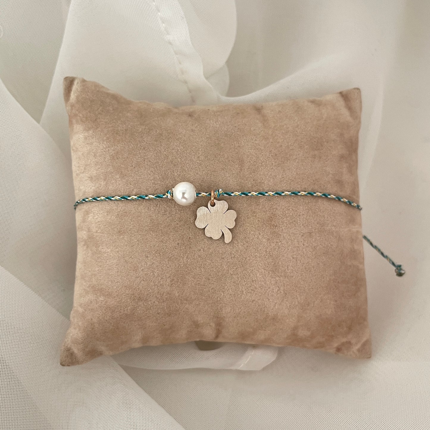 Bracciale cordino regolabile colorato con perla e soggetto o frase emozionale - pezzi unico - Lumiere Bijoux