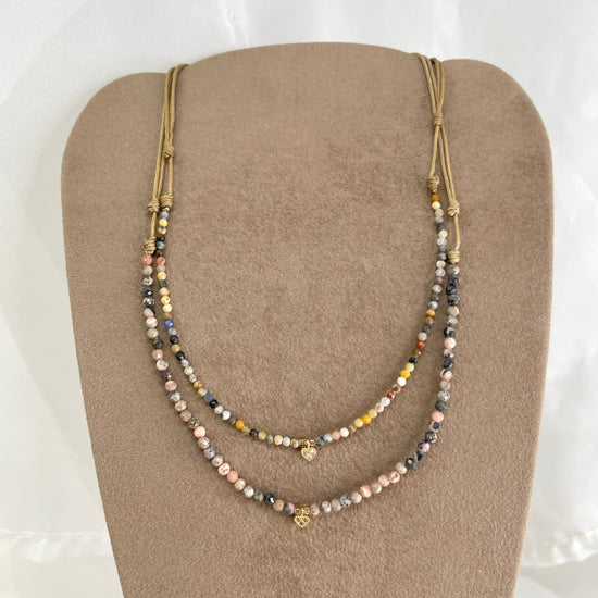 Collana Formentera cordino regolabile pietre pietra di luna e cuore - pezzi unici - Lumiere Bijoux