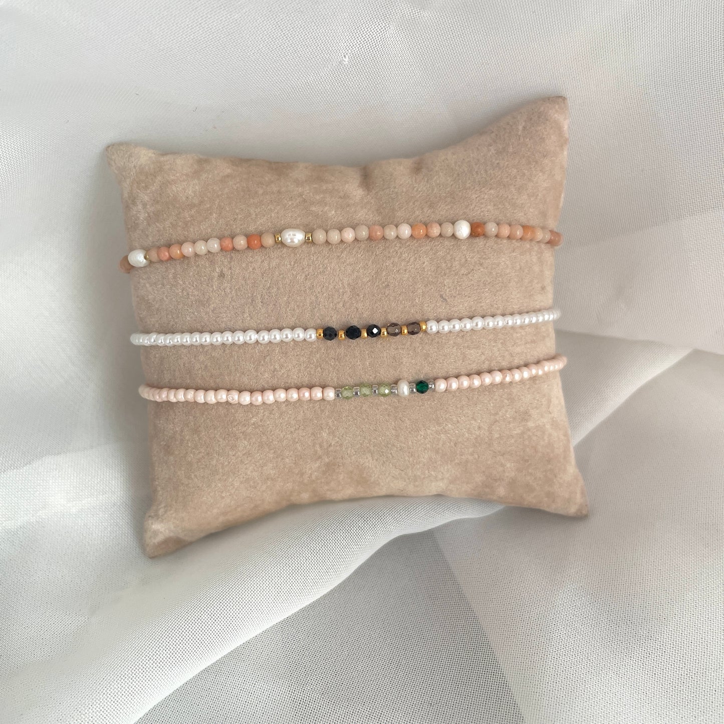 Bracciale elastico con perle di fiume + cristalli + pepita - Bali - pezzi unici - Lumiere Bijoux