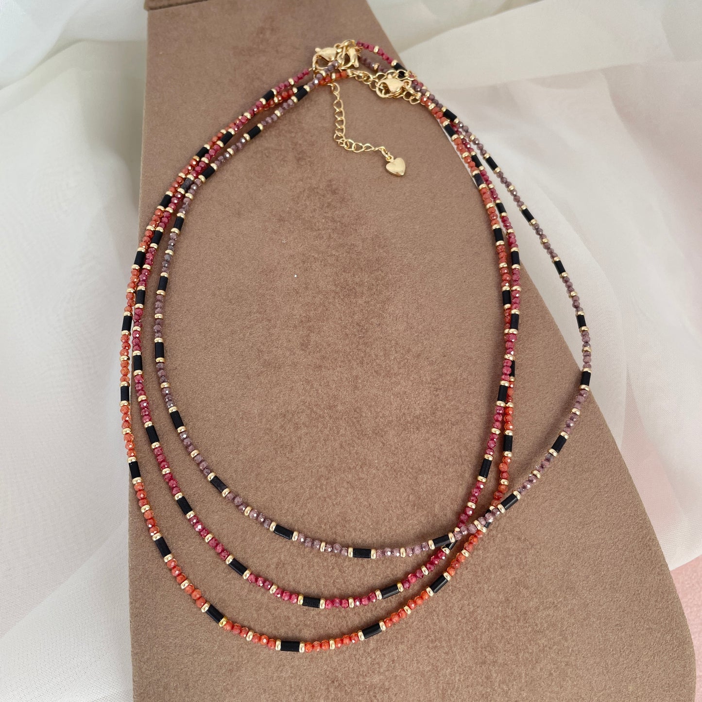 Collana cristalli tubetti e pepite ottone dorato 39cm - Lumiere Bijoux