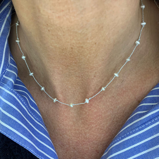 Collana lurex argento e micro perle tonde irregolari cm 35 - pezzo unico