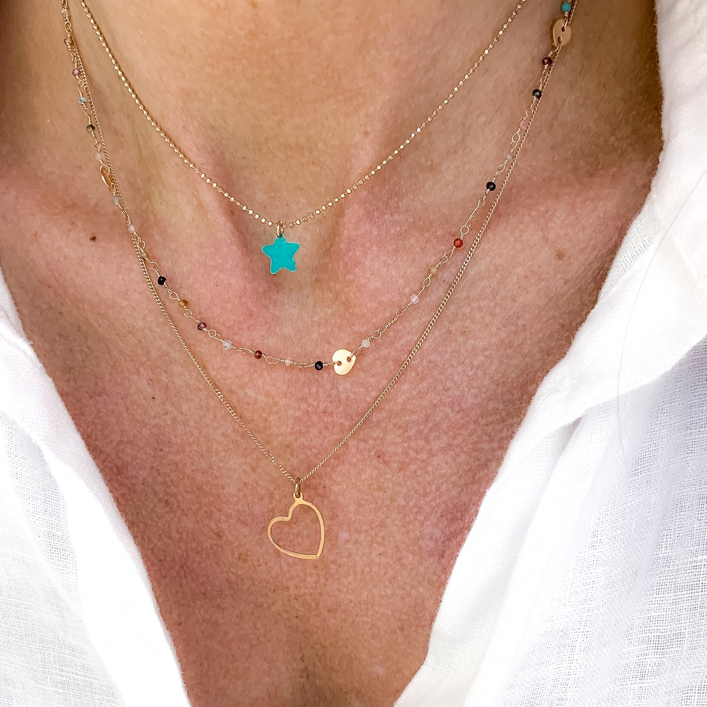 Collana 3 fili microcristalli colorati cuori in linea, ciondoli cuore vuoto, stella smaltata - Lumiere Bijoux