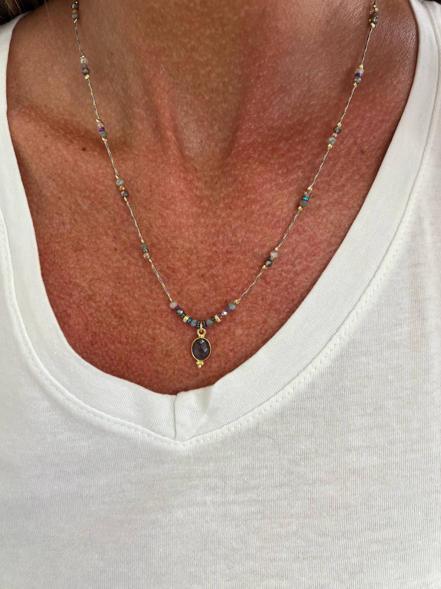 Collana lunga regolabile con cordino e pietra semipreziosa pendente goccia - Lumiere Bijoux