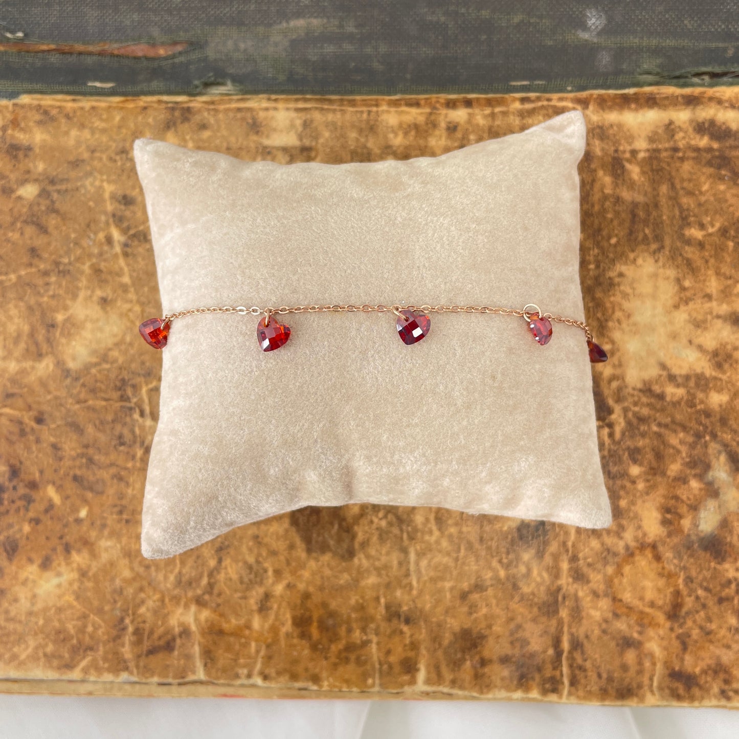 Bracciale catena rolló cm 17 con pietre a cuore granato - pezzo unico - Lumiere Bijoux