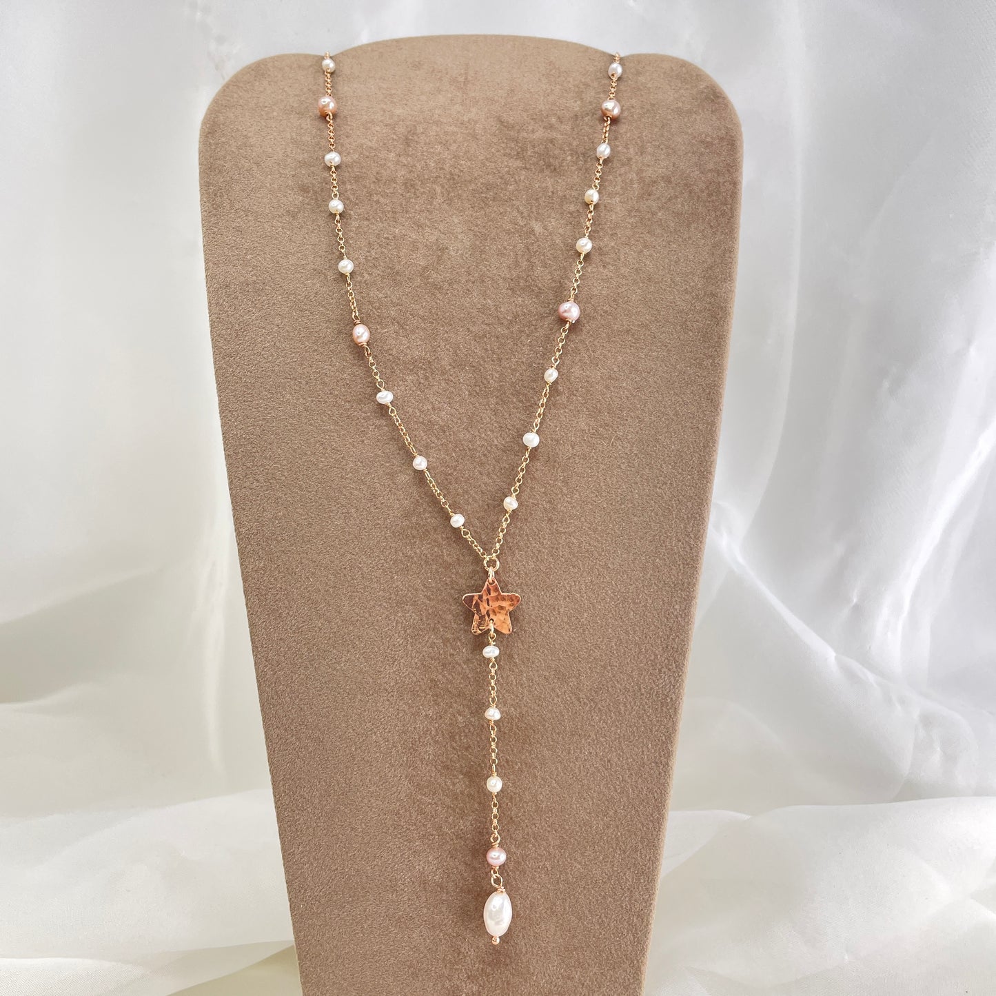 Collana a rosario lunga cm 60 rado perle bianche e rosa con cuore Corazon o stella o cuore Mikonos - Lumiere Bijoux