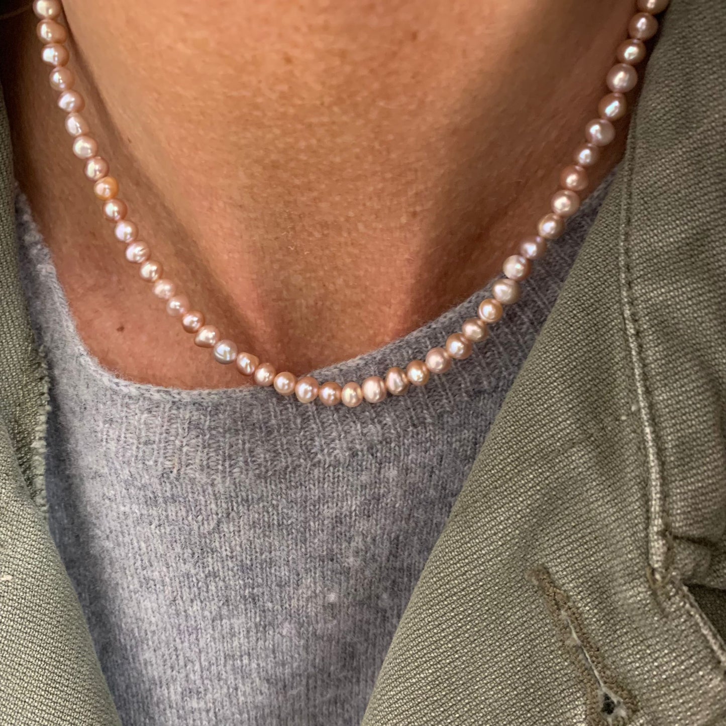 Collana perle tonde irregolari lilla da circa 3 mm cm 35 più 5 di allungamento rosè