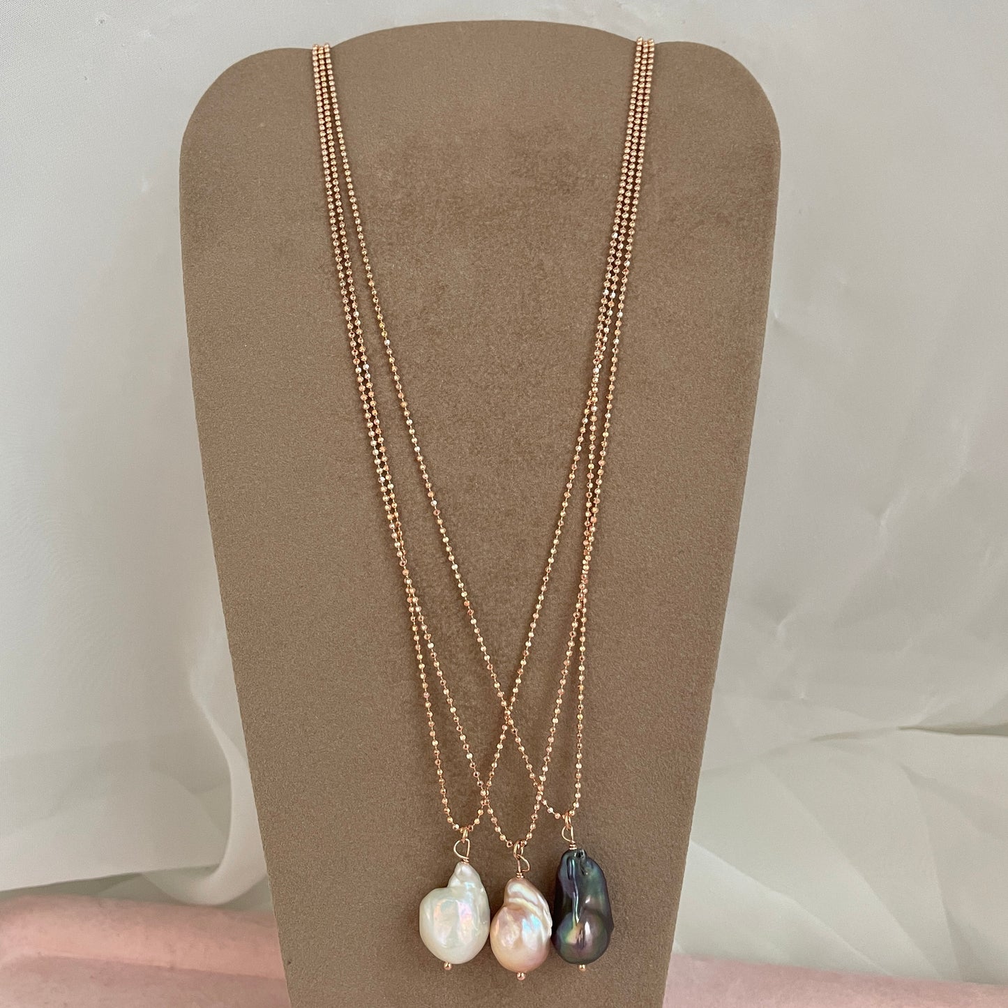 Collana catena militare diamantata cm 50 con perla barocca naturale rosa, bianca o nera