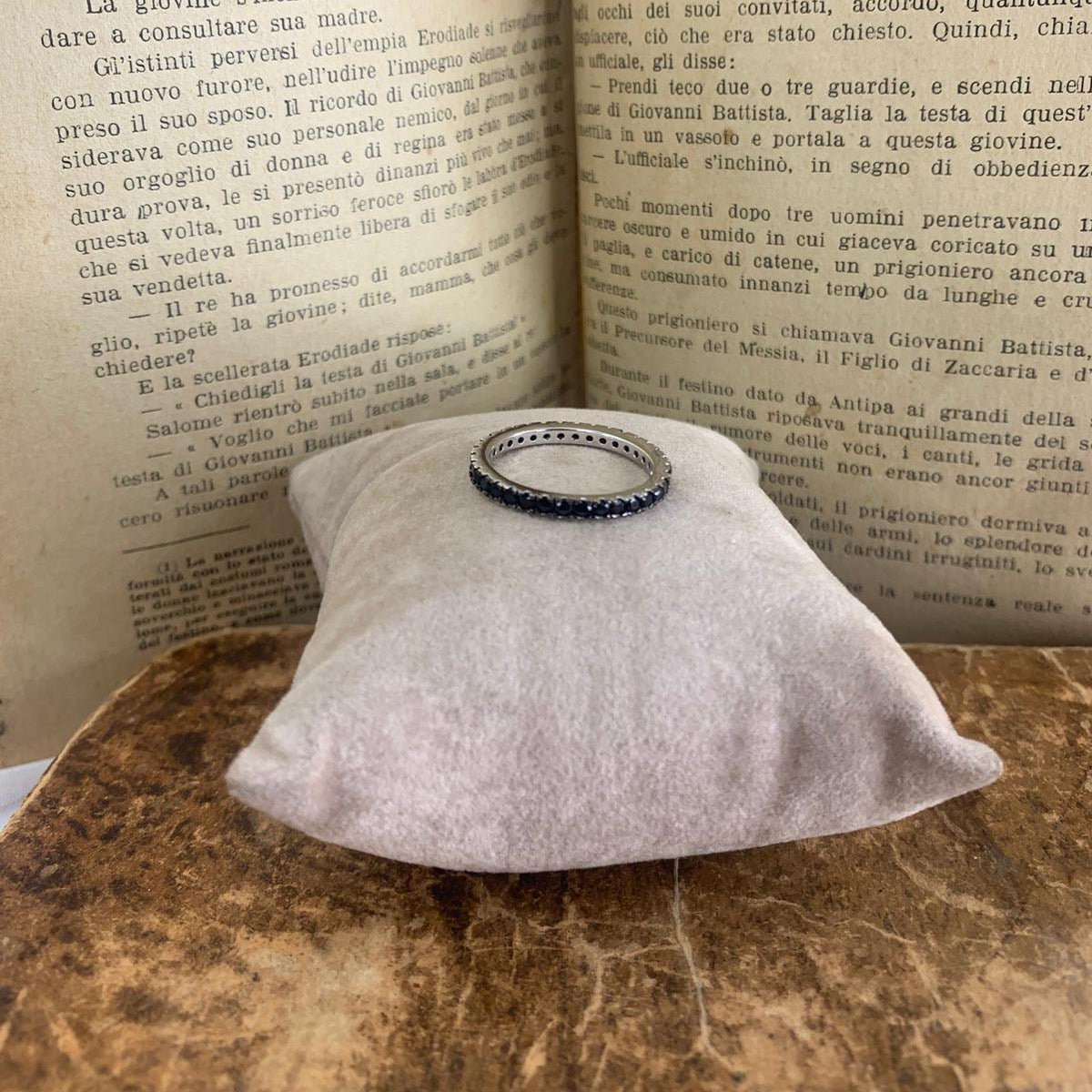 Anello fedina eternity in argento bianco zirconi neri su misura - Lumiere Bijoux