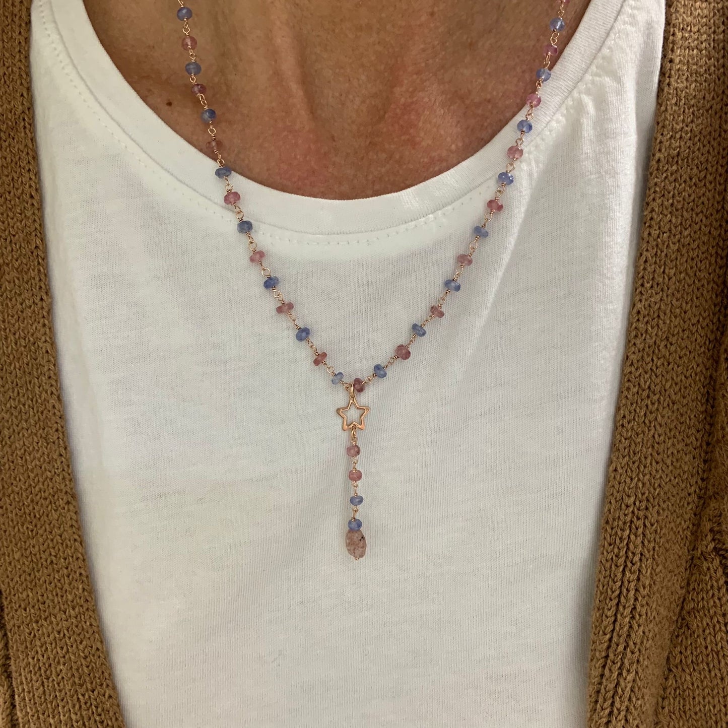 Collana cristalli azzurri e rosa antico Rosario con stella vuota cm 45 più 5 di allungamento rosè