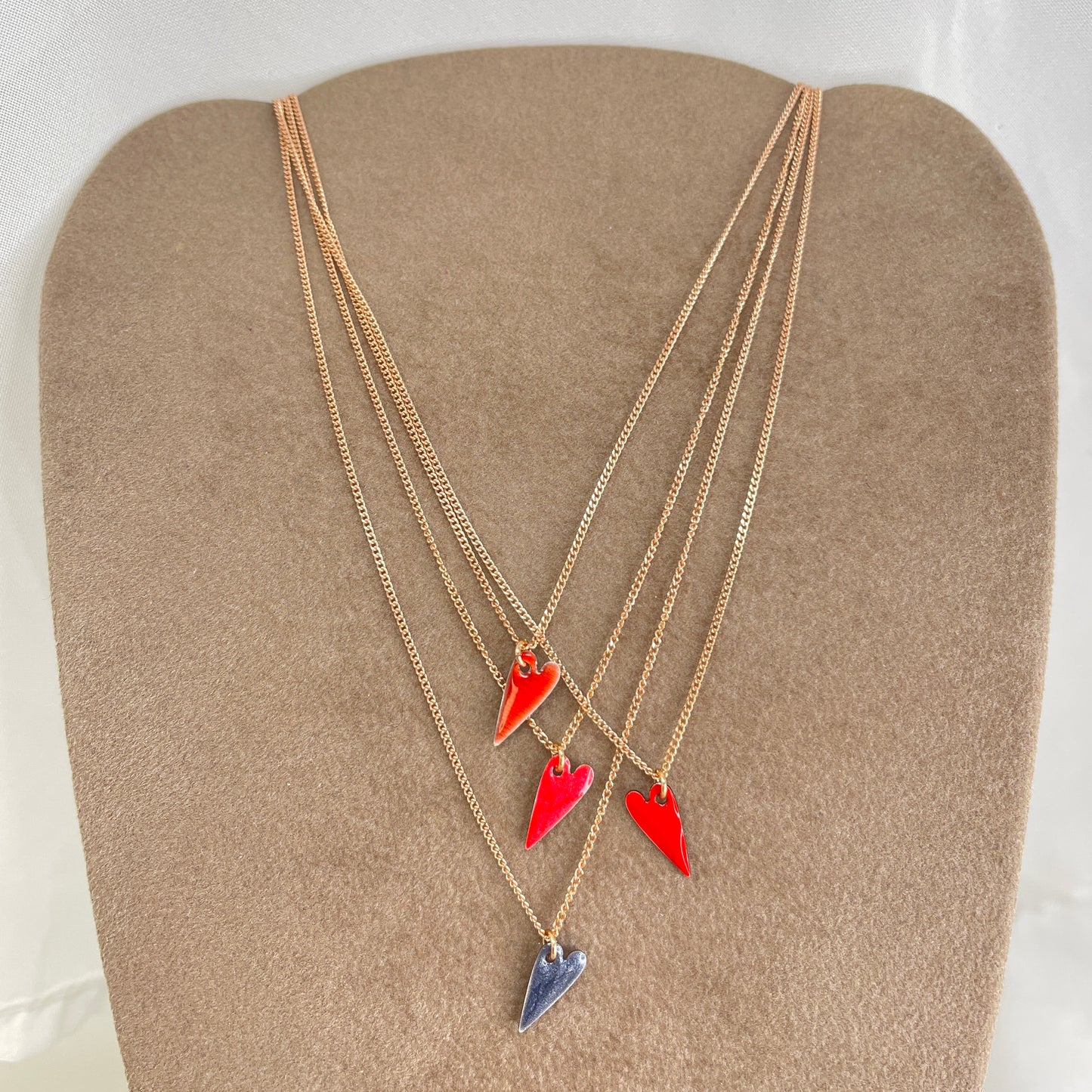 Collana choker grumette con cuore fino allungato da 0,5 mm smaltato cm 35 - Lumiere Bijoux