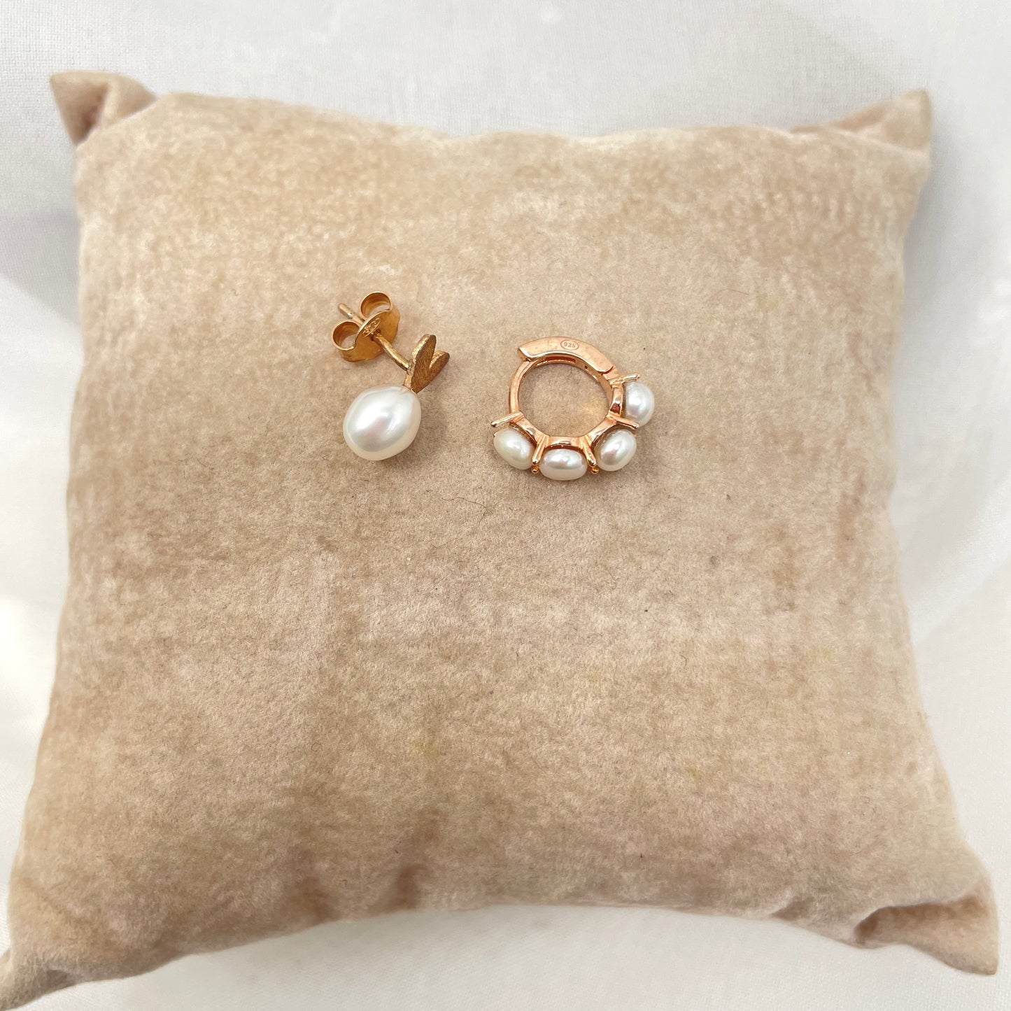 Coppia cuore satinato perla a lobo e cerchietto di perle - pezzi unici - Lumiere Bijoux