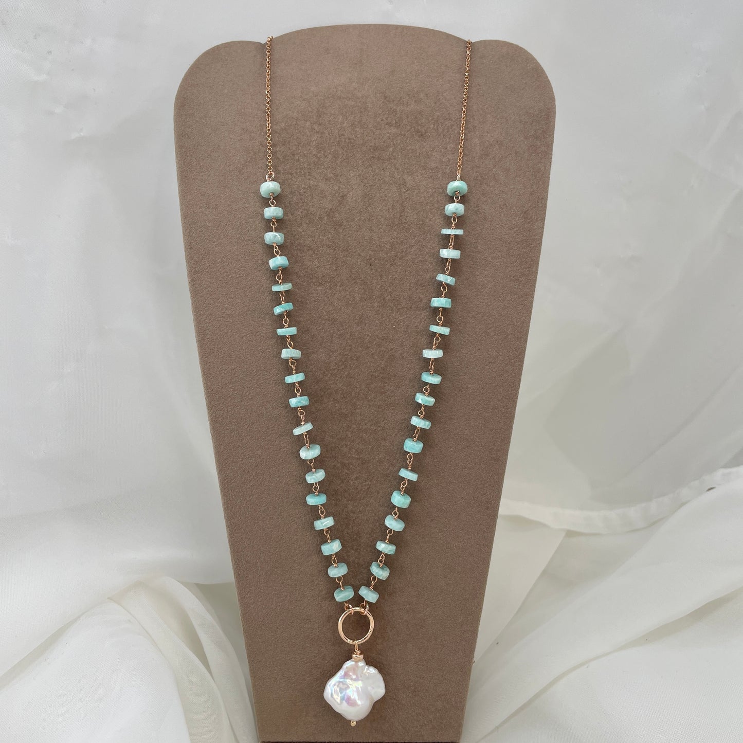 Collana pietre a rondelle acqua marina con maxi perla barocca bianca cm 50 - Lumiere Bijoux