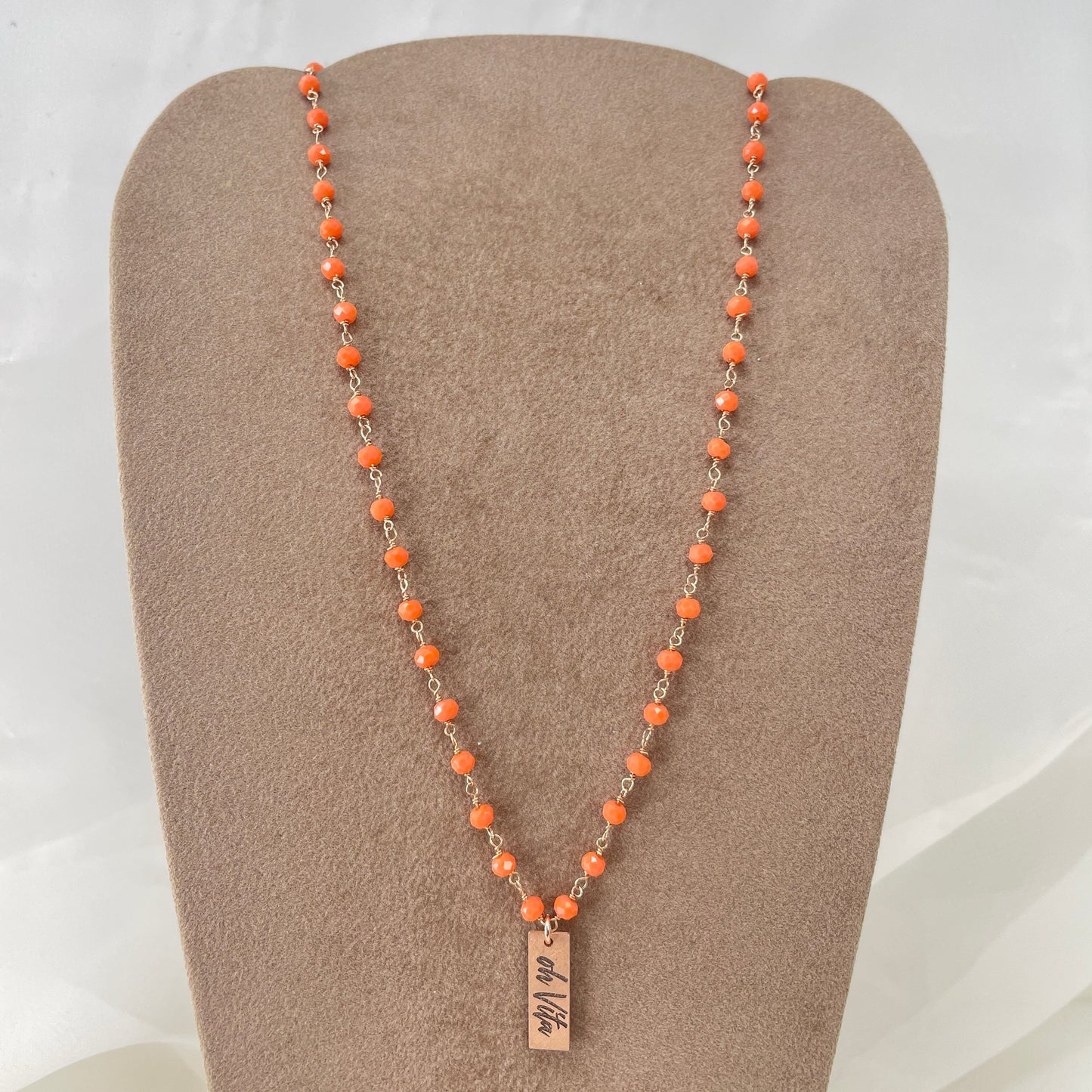 Collana cristalli arancioni cm 40 con targhetta satinata e scritta Oh Vita - pezzo unico - Lumiere Bijoux