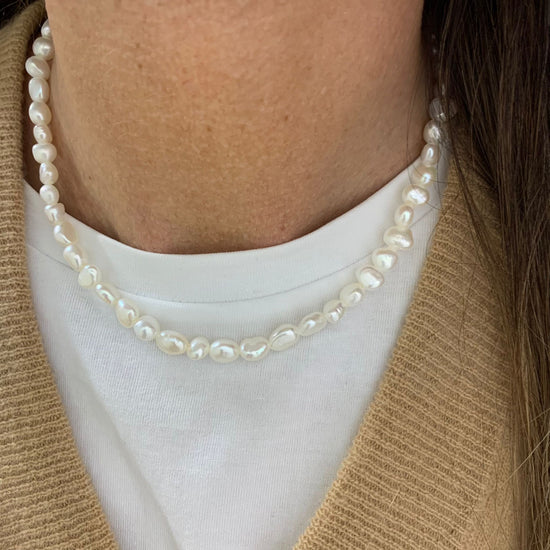 Collana perle Sassetto bianche da 0,4 mm cm 35 più 5 di allungamento