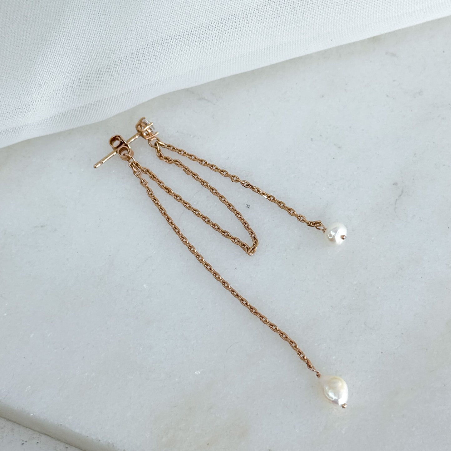 Mono orecchino INCANTO catenelle con punto luce e perle - Lumiere Bijoux