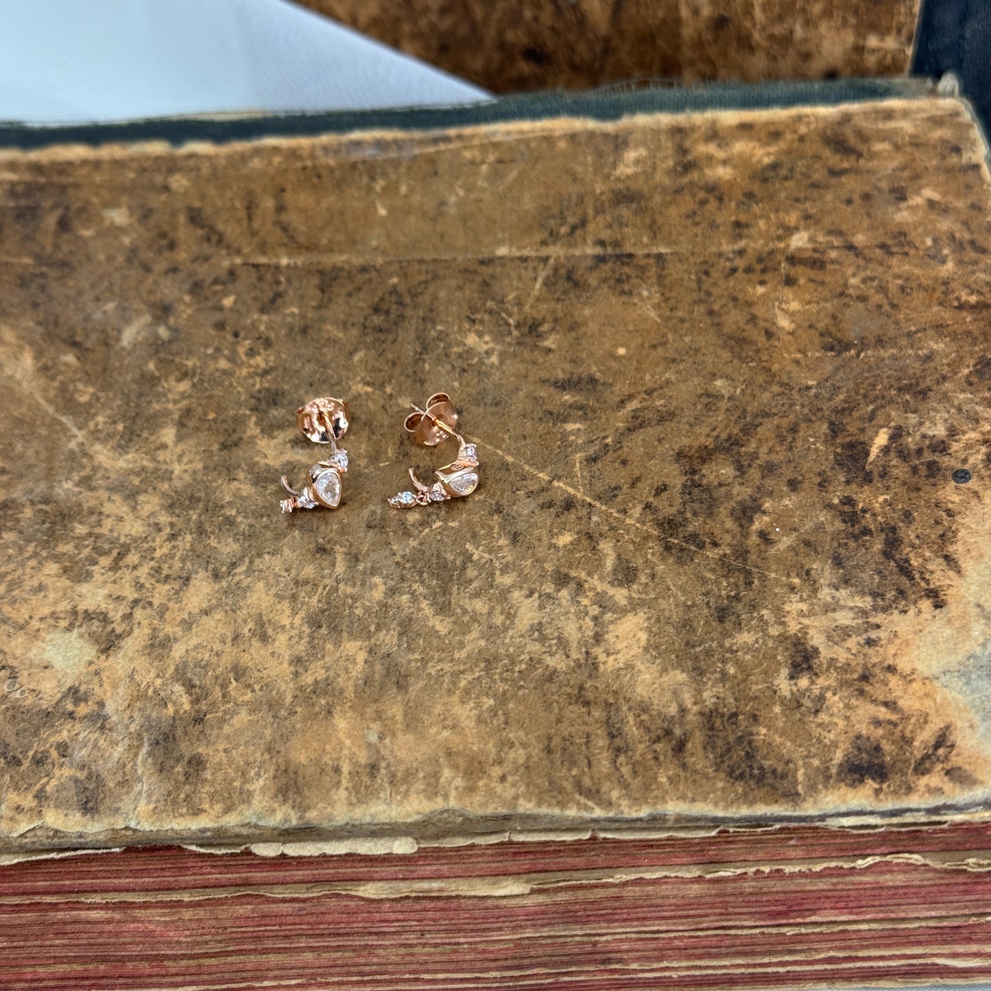 Coppia orecchini semicerchio in argento 925 con zircone a goccia - Lumiere Bijoux