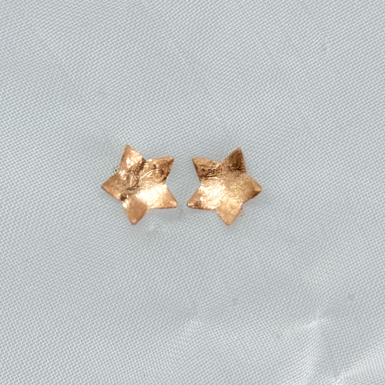 Coppia orecchini stelle satinate a scodella in argento rosé - Lumiere Bijoux