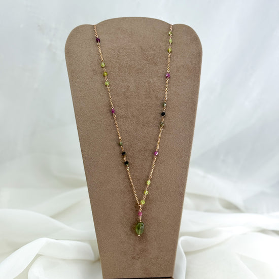 Collana lunga cm 70 con pietra verde e catena rosario - Pezzo unico - Lumiere Bijoux