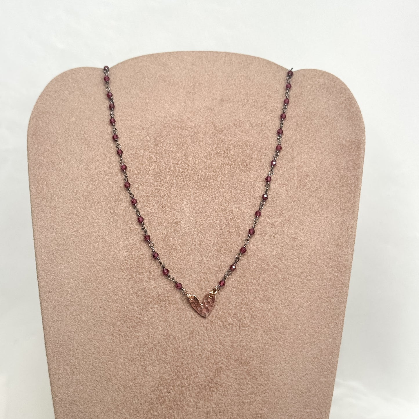 Collana cm40 cristalli granato con cuore battuto in linea in argento 925 rosé - Lumiere Bijoux