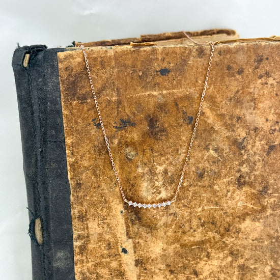 Collana catenaforzatina con mezzaluna di zirconi da 2cm in argento rosé - Lumiere Bijoux