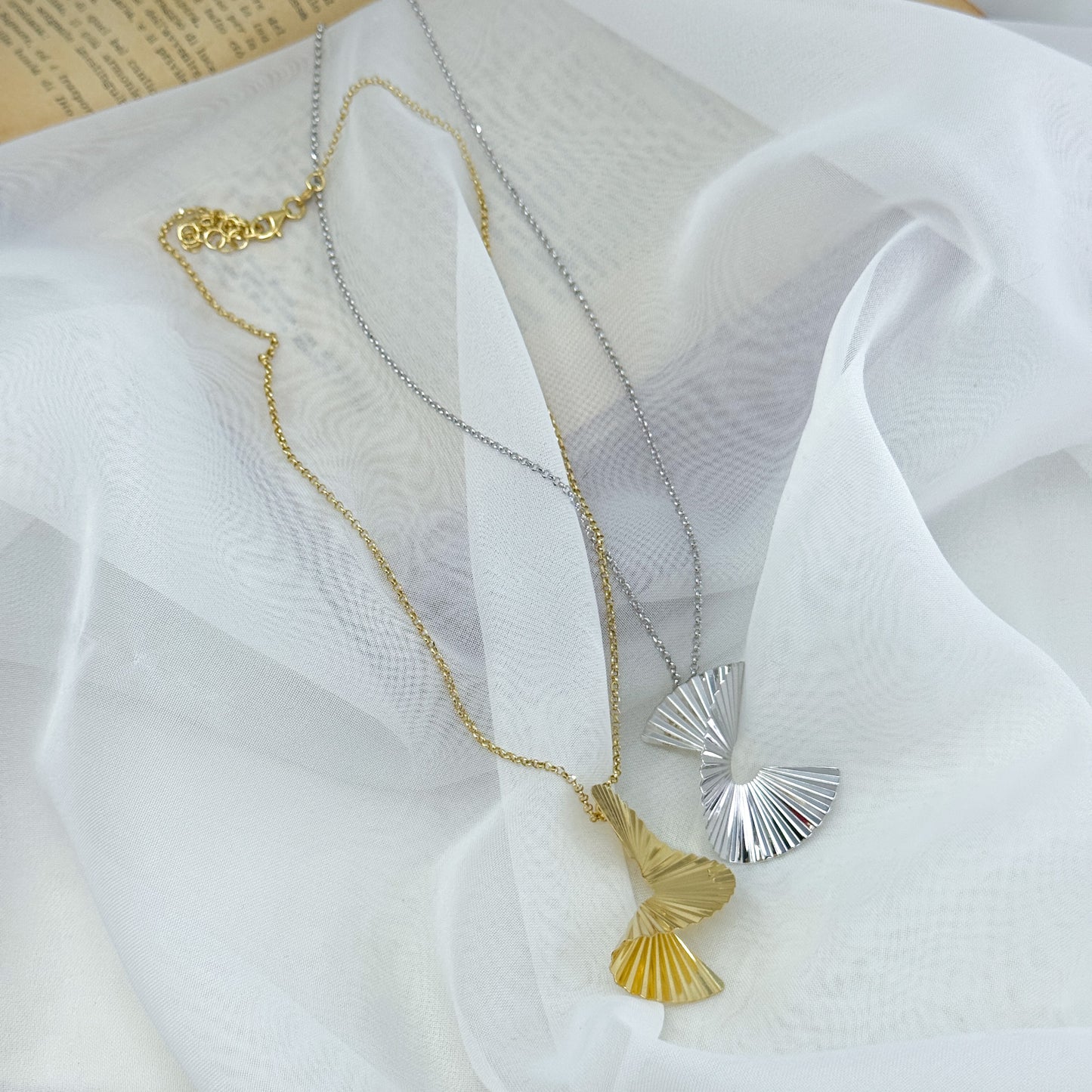 Collana cm 40 con elemento a ventaglio oro giallo - pezzo unico - Lumiere Bijoux