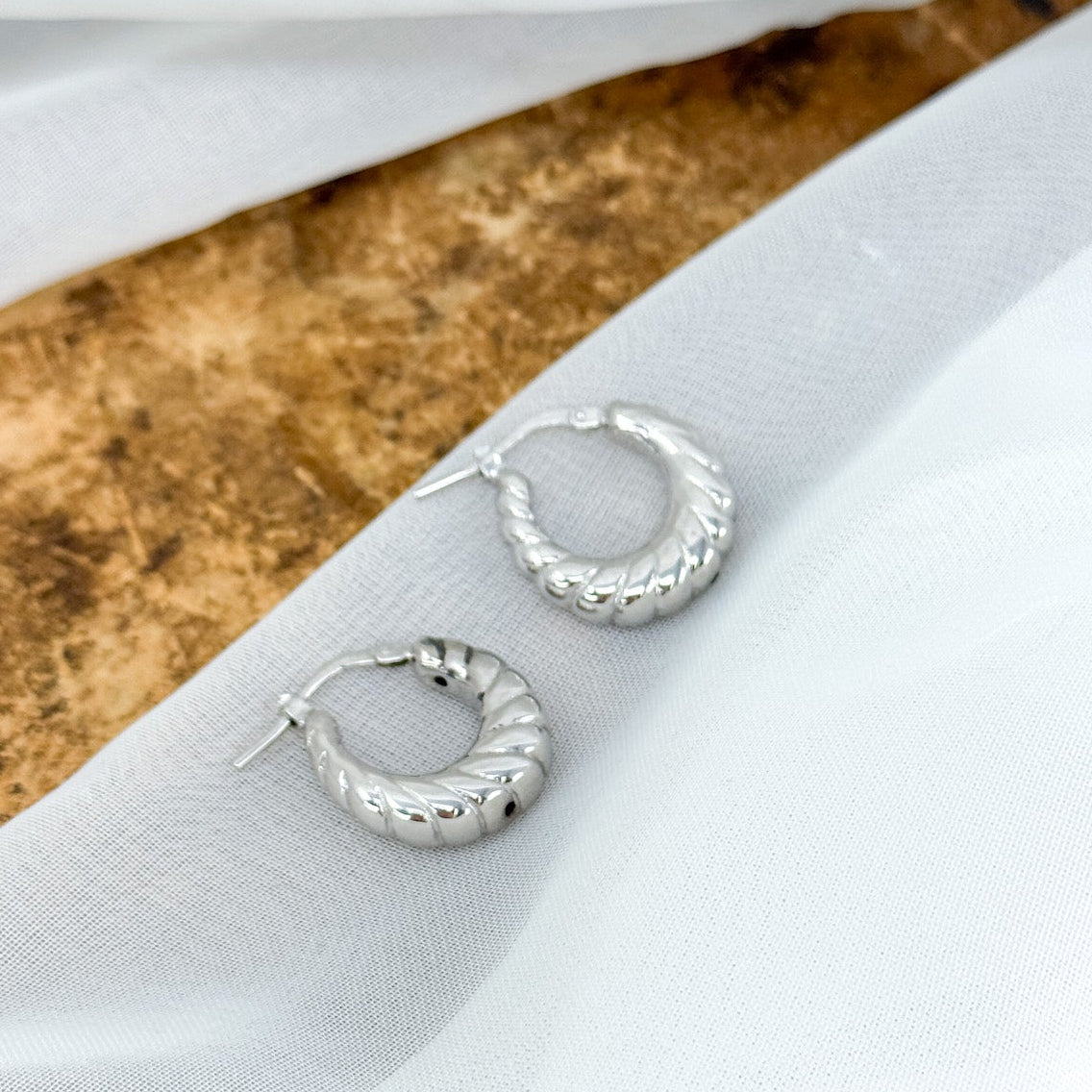 Coppia orecchini cerchio incisi stile vintage - Lumiere Bijoux