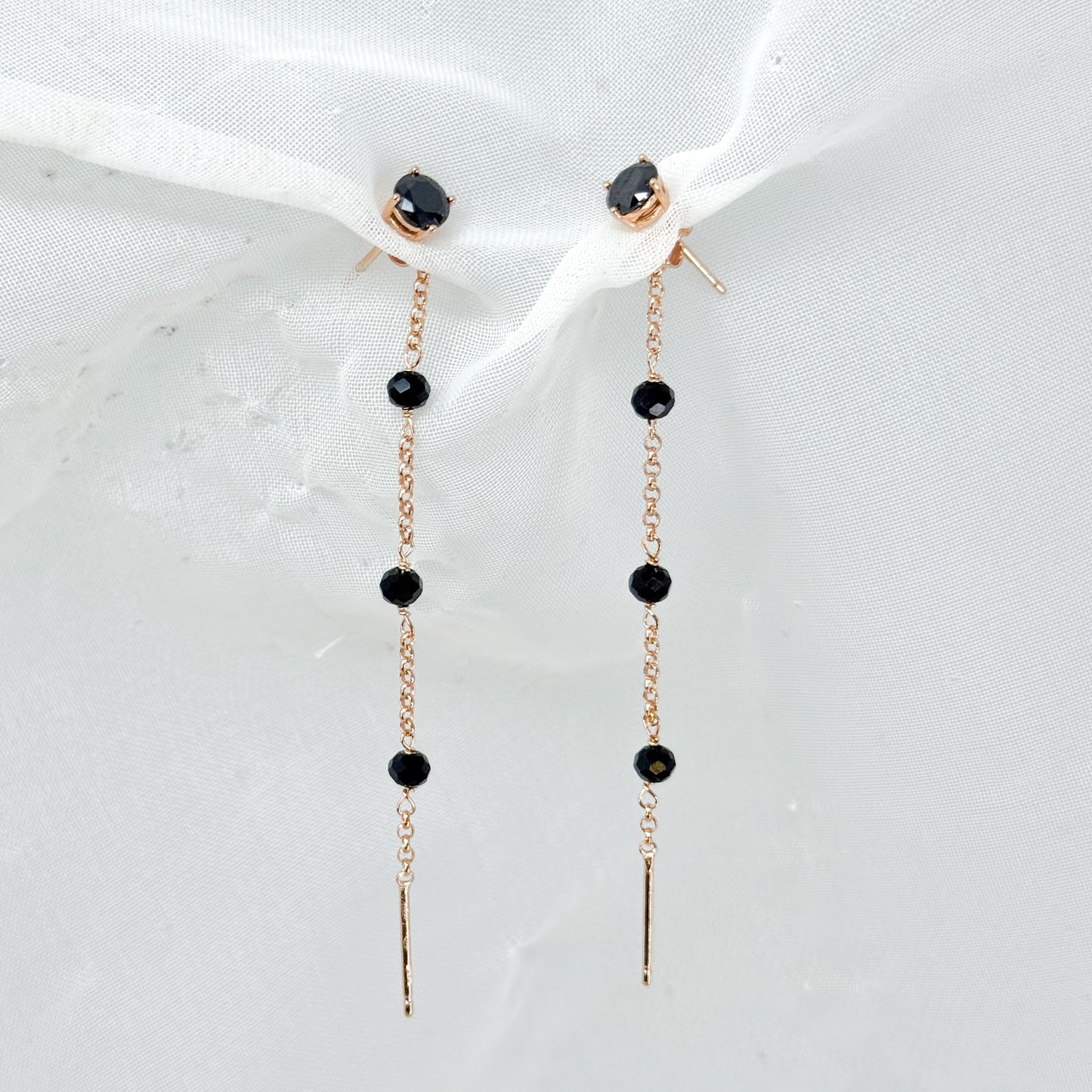 Coppia Orecchini pendenti catenella con 4 zirconi neri a cascata - Lumiere Bijoux