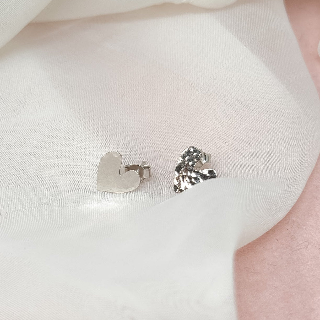 Coppia orecchini a lobo cuore pieno NINI da 1 cm - Lumiere Bijoux
