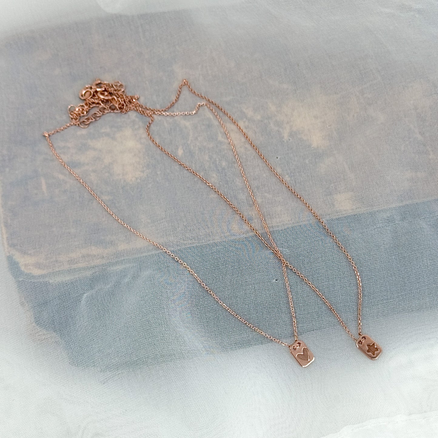 Collana Noisette con mini targhetta cuore o stella in argento rosé 35 cm - Lumiere Bijoux