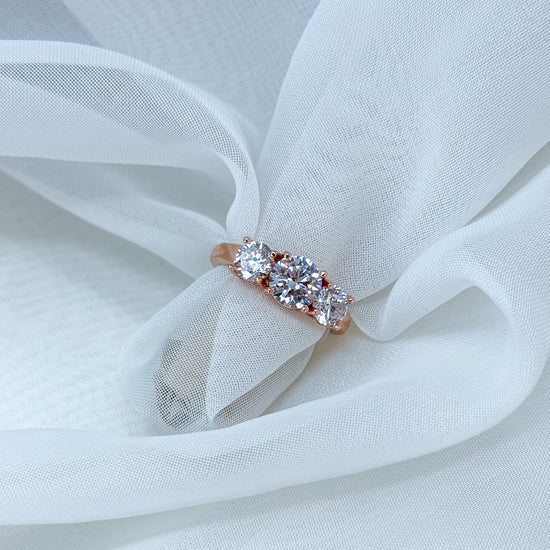 Anello fedina argento rosé regolabile trilogi zirconi - Lumiere Bijoux