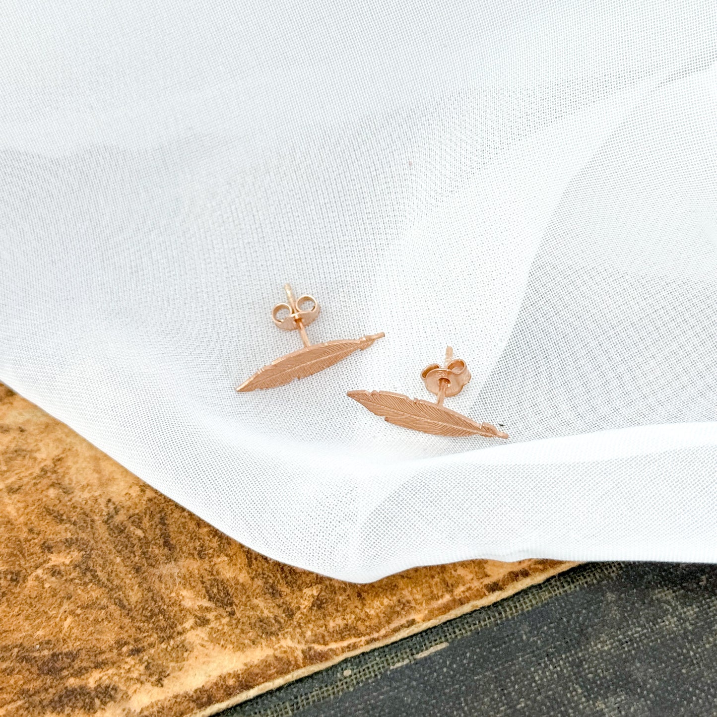 Coppia orecchini piuma a lobo 1 cm in argento rosè - Lumiere Bijoux