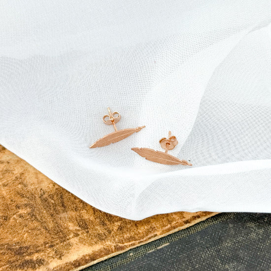 Coppia orecchini piuma a lobo 1 cm in argento rosè - Lumiere Bijoux