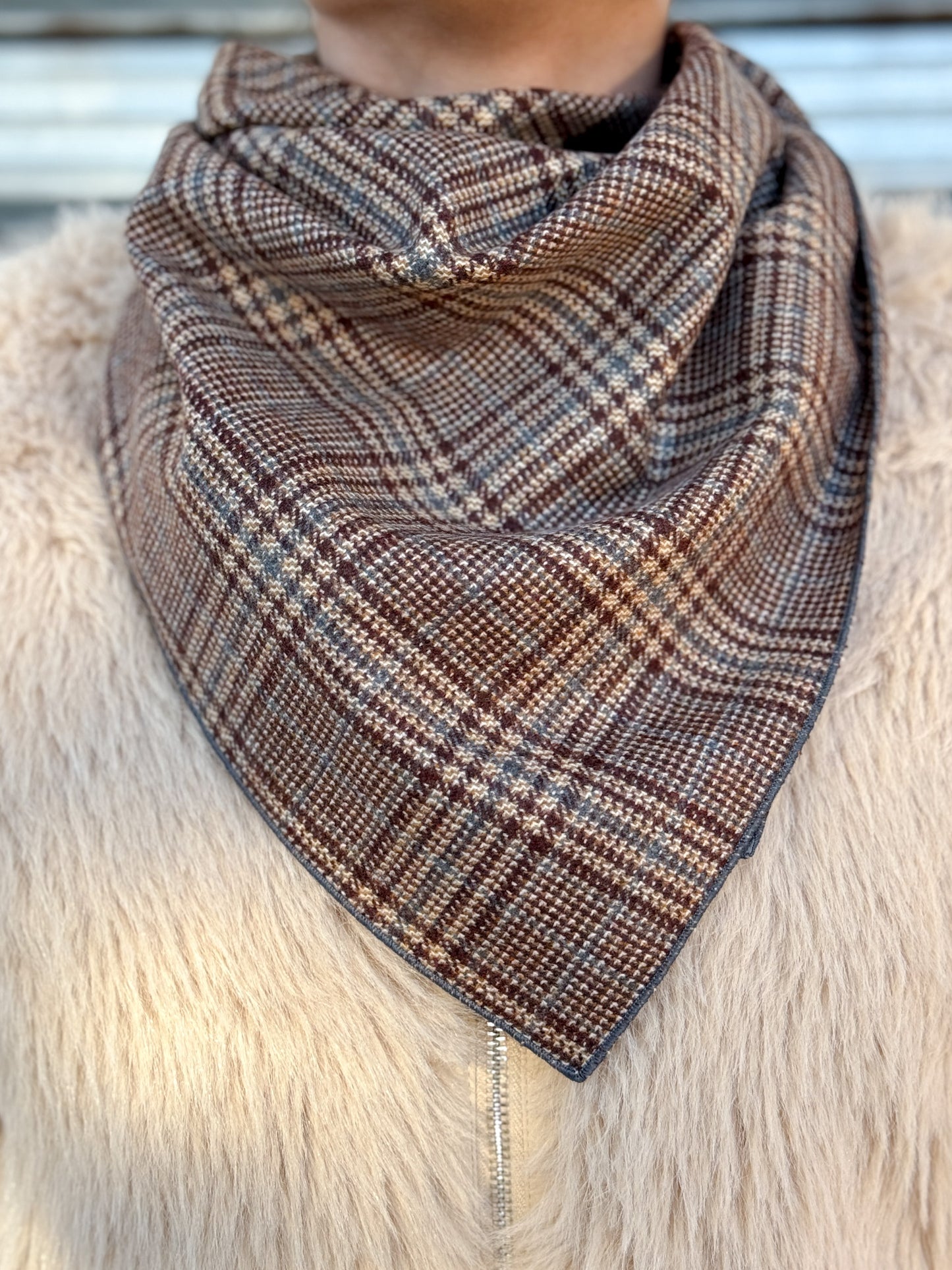 Foulard in lana tartan beige cioccolato azzurro polvere 70x70 cm - Lumiere Bijoux