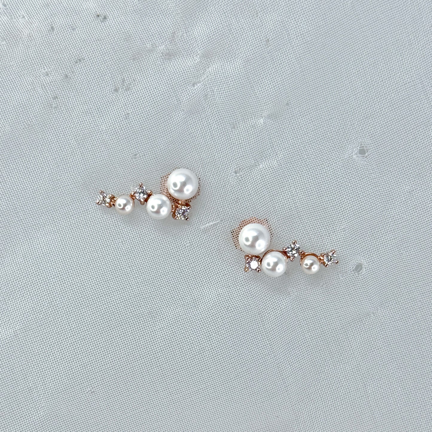 Coppia orecchini alternati perle degradé e zirconi da 0.2 cm - Lumiere Bijoux