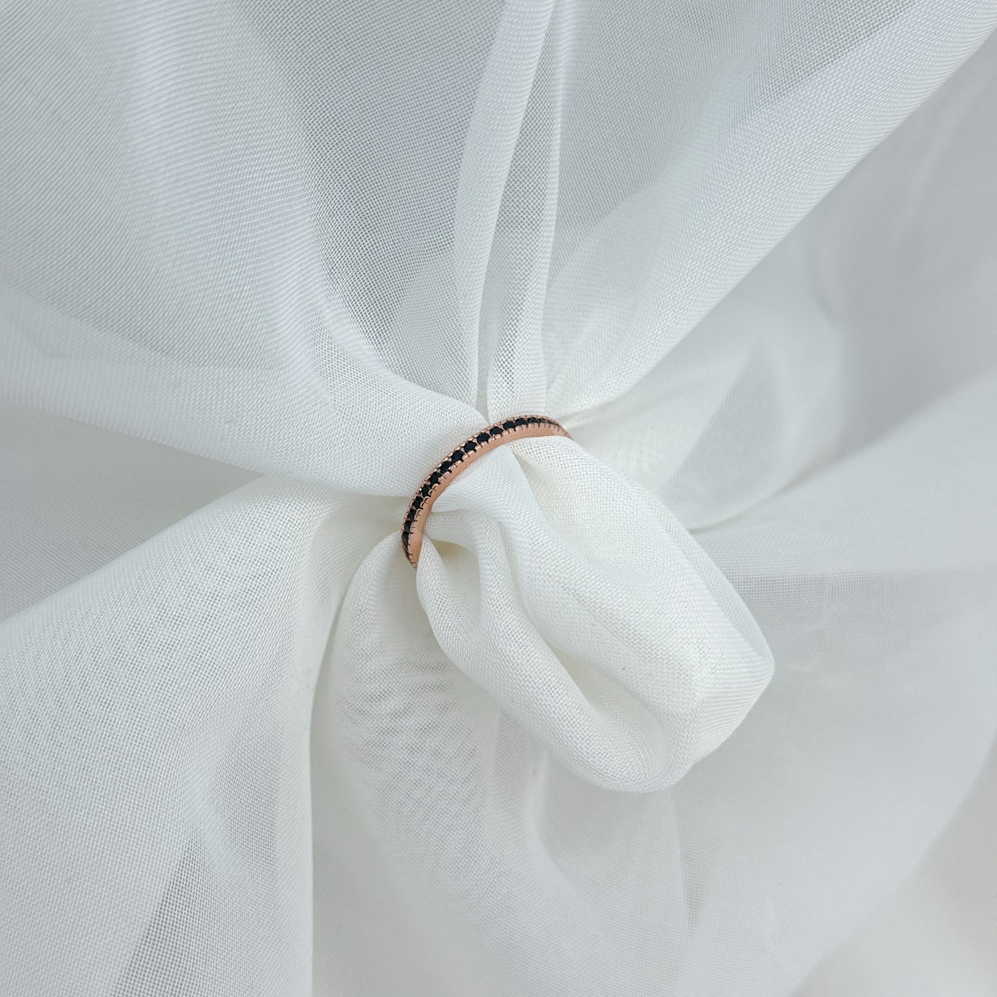 Fedina Eternity a misura con zirconi neri 0.2 cmin argento rosé o rodio - Lumiere Bijoux